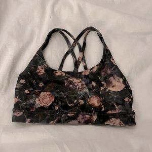Lululemon size 6 in excellent condition - Energy Bra